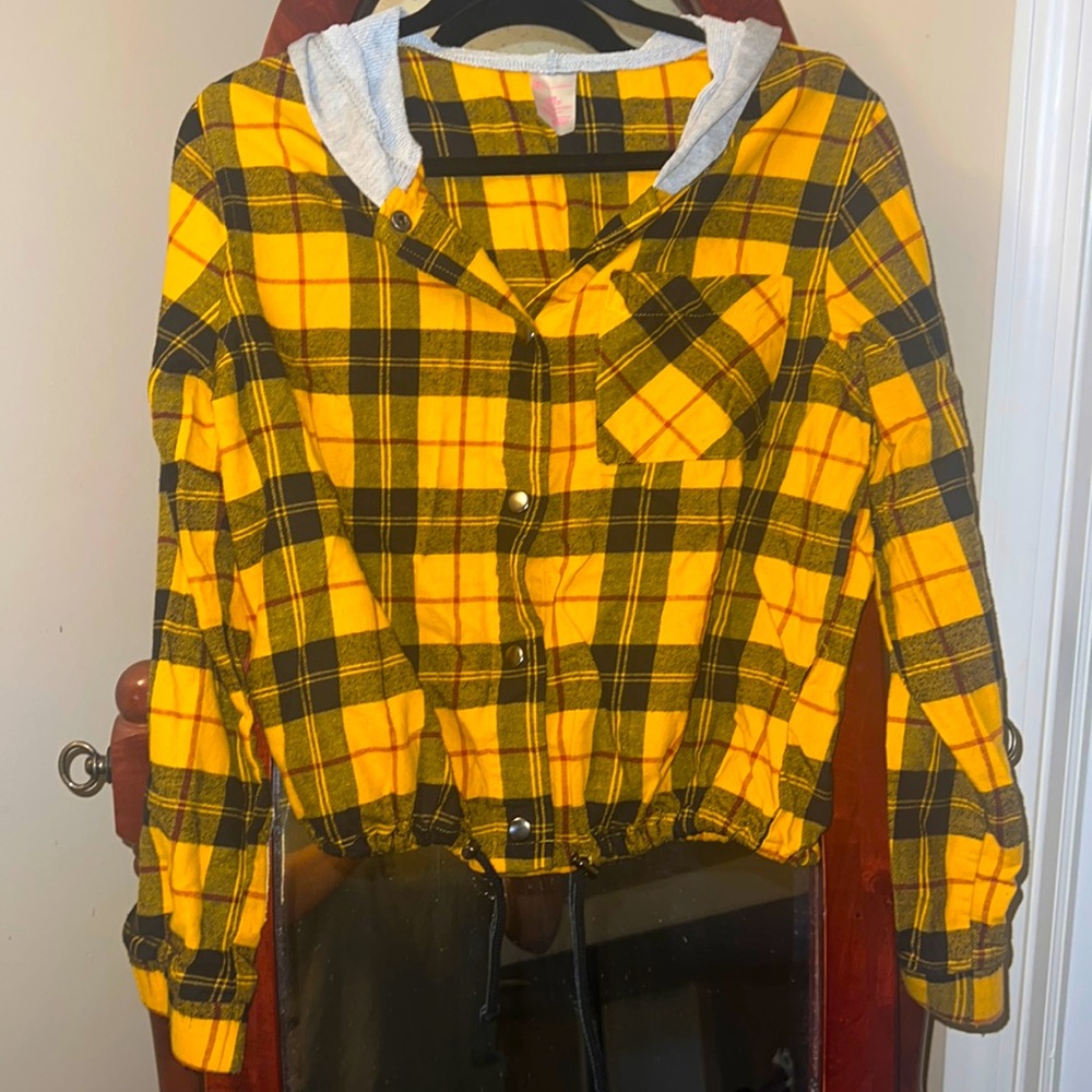 Plaid drawstring flannel with hood. Black and yellow. Maroon stripes.